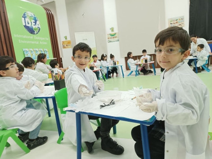 "Uşaqlar üçün ekoloji laboratoriya" proqramı çərçivəsində uşaqların maarifləndirilməsi uğurla davam etdirilir.